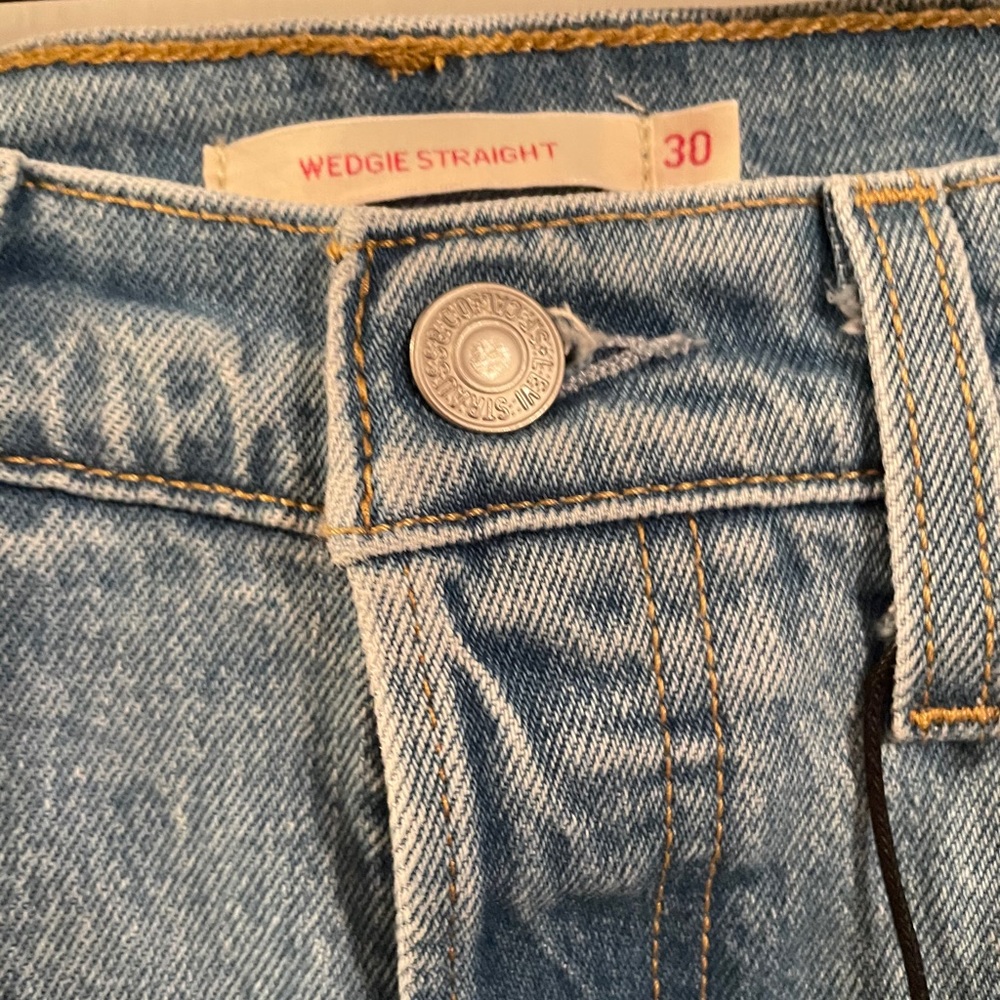 Levi’s Wedgie jeans - Picture 3 of 6
